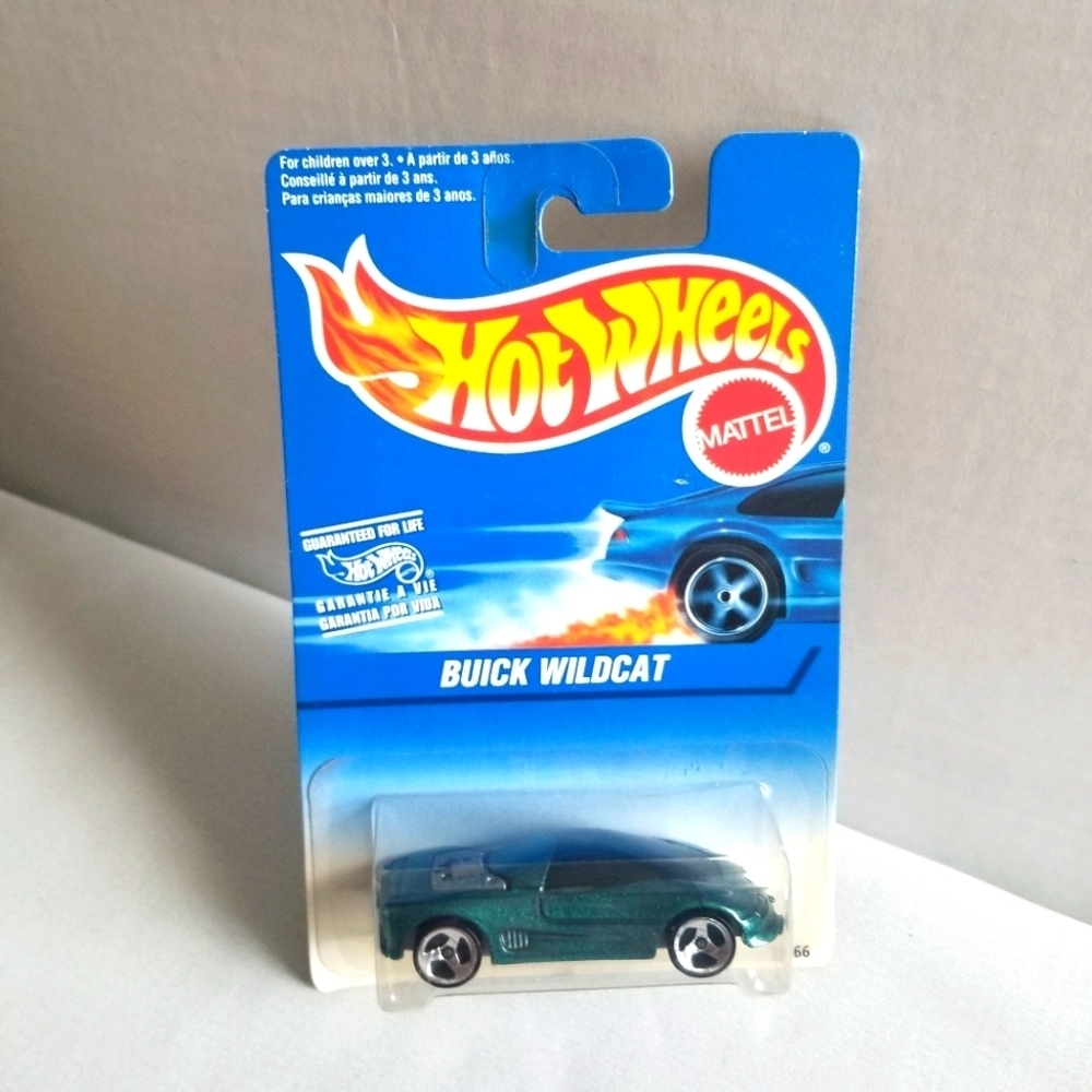 1996 Hot Wheel Buick Wildcat Toy Car Unopen